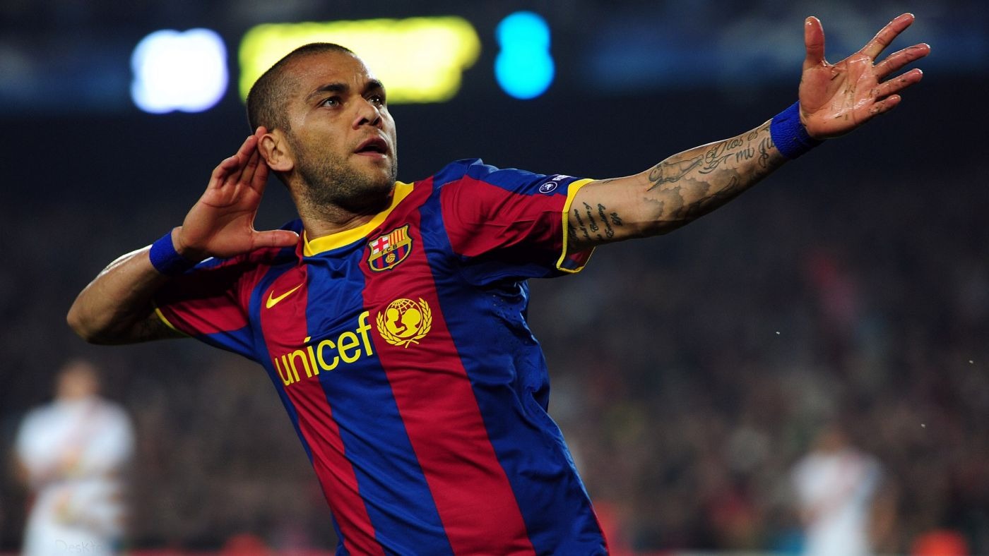 现在巴萨财政状况不佳，跟当年梅西阿尔巴布教授等老将薪水过高的关系有多大？